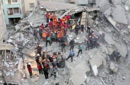 Благодарение на усилията на близо 100 те хиляди доброволци и спасители